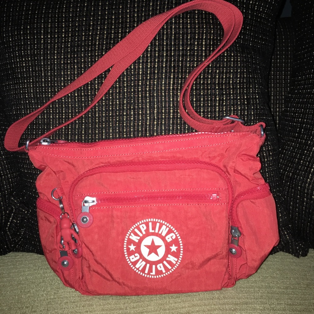 (SOLD) Gabbie S Shoulder Bag (BNWOT)